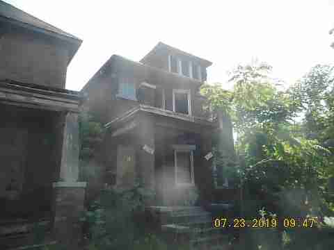 4400 St Clair (3)_m.jpg
